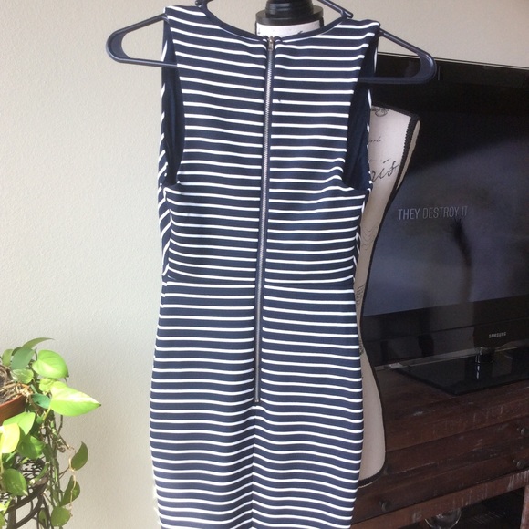 💙 NWOT LuLu’s Striped Dress 💙 - Picture 3 of 7